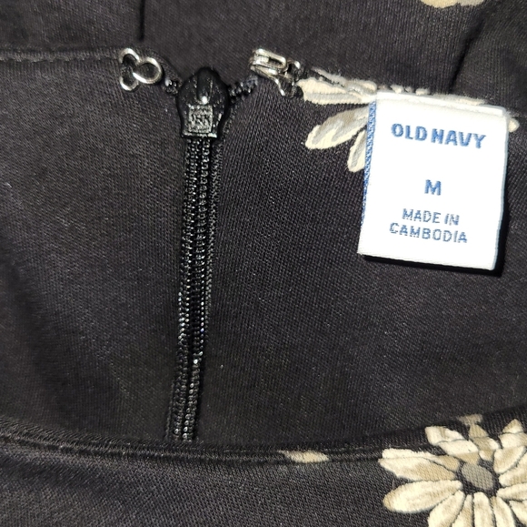 Old Navy Women's Floral Dress - Size Medium - Color: Black - Picture 6 of 7